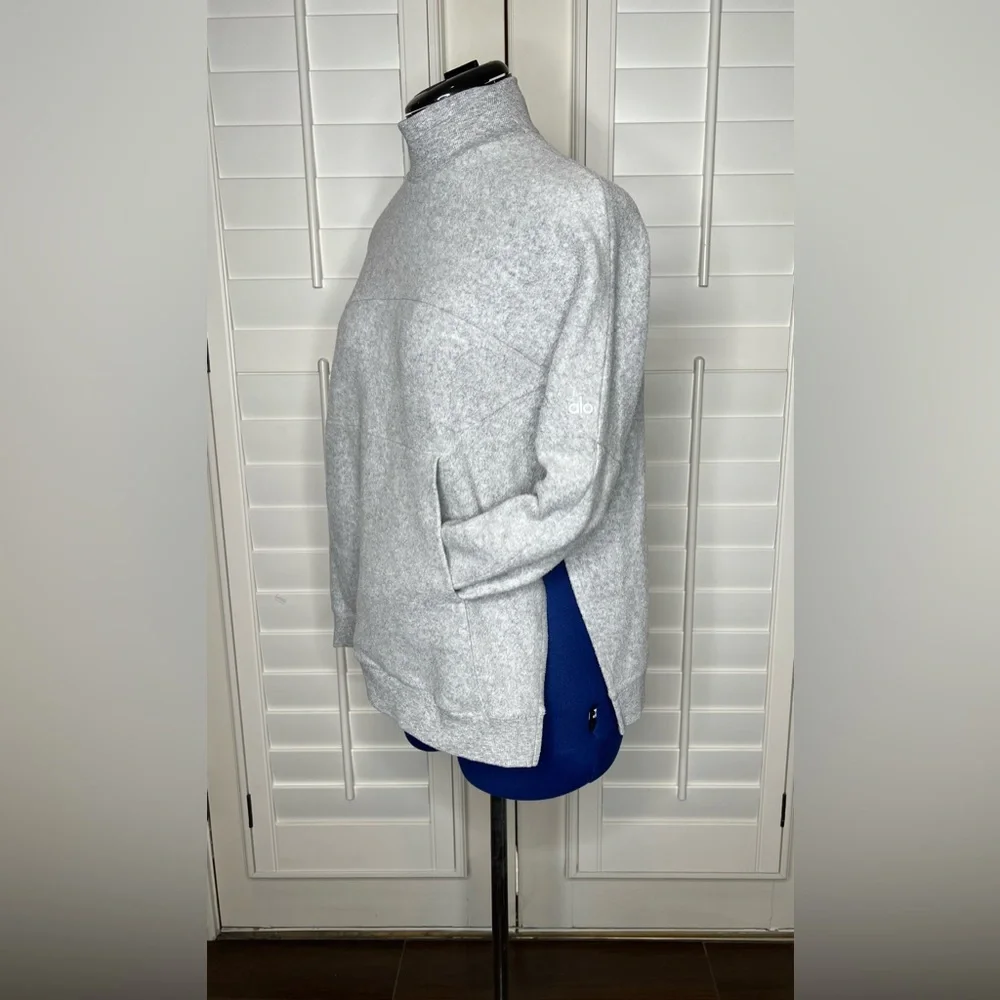 Alo Yoga Women's segment pullover Fleece sweatshirt - Dove Grey - S. - Picture 8 of 16